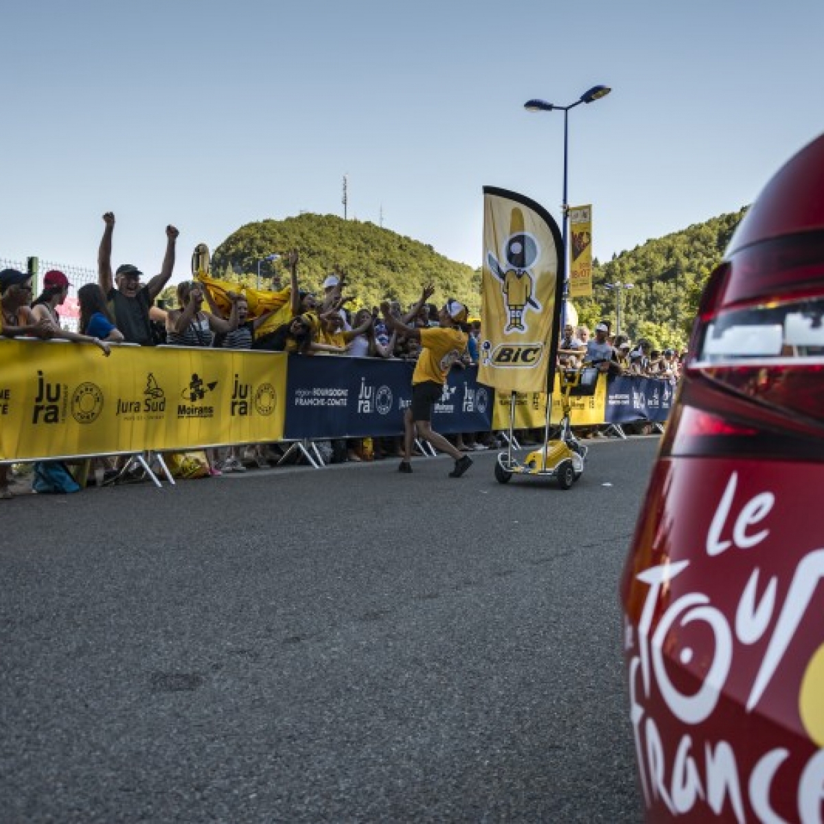 File:Renault Premium Kleber Caravane du Tour de France 2017 Nuits-Saint-Georges